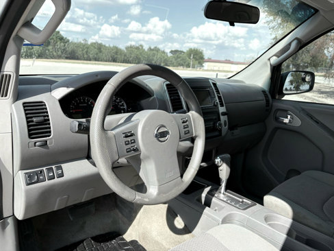 Used 2016 Nissan Frontier SV image 21