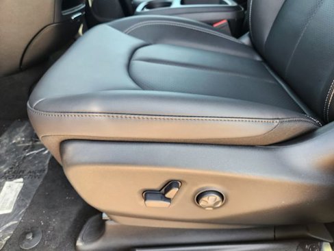 New 2025 Chrysler Pacifica Select image 18