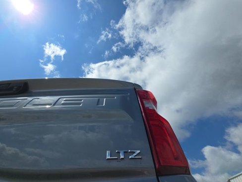 Used 2025 Chevrolet Silverado 1500 LTZ w/ Z71 Off-Road Package image 11