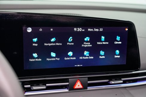 Used 2025 Hyundai Elantra SEL image 16