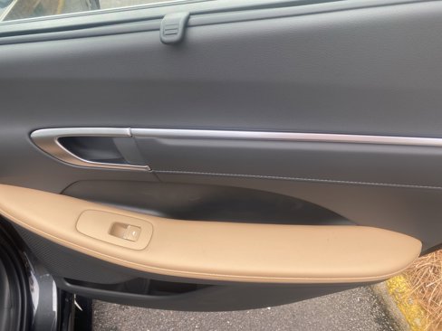 New 2025 Hyundai Sonata Limited image 16