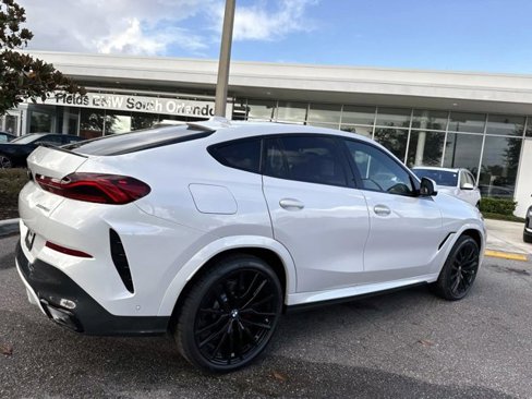 New 2026 BMW X6 xDrive40i w/ Climate Comfort Package image 3