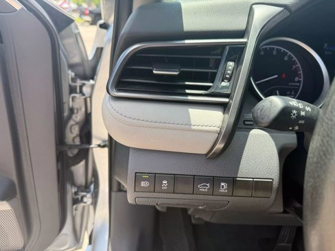 Used 2022 Toyota Camry LE image 21