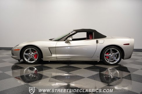 Used 2006 Chevrolet Corvette Convertible w/ Preferred Equipment Group image 2