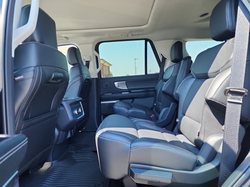 New 2025 Ford Expedition Platinum image 7