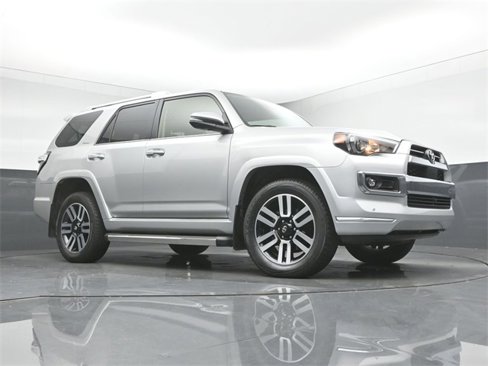 Used 2024 Toyota 4Runner Limited image 25