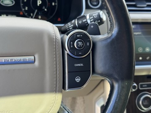 Used 2017 Land Rover Range Rover HSE image 23
