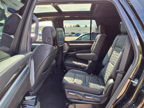 Used 2025 Cadillac Escalade V image 11
