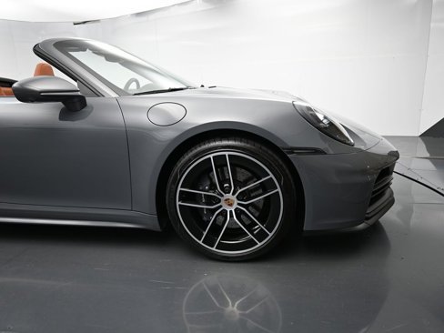 Certified 2025 Porsche 911 Carrera image 19