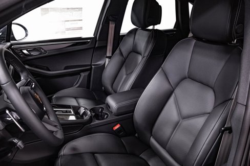 Used 2024 Porsche Macan image 5