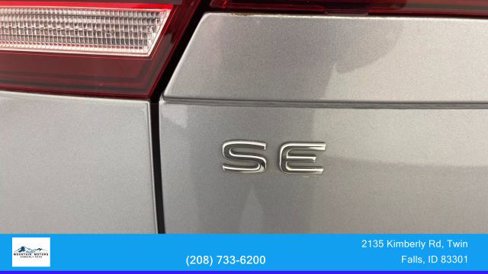 Used 2022 Volkswagen Tiguan SE R-Line image 11