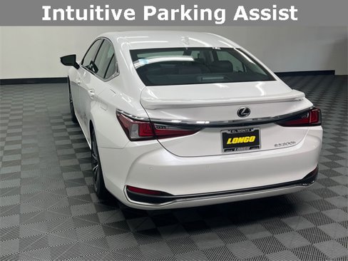 Certified 2025 Lexus ES 300h w/ Premium Package image 8