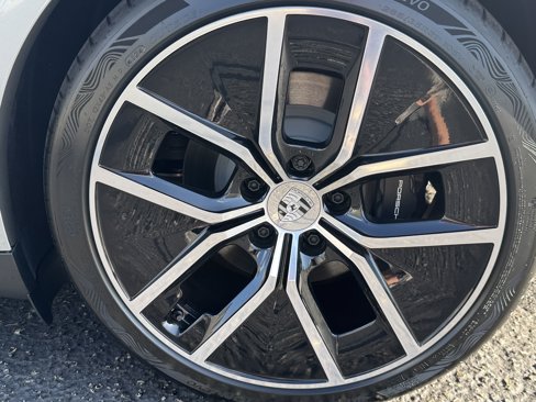 New 2025 Porsche Taycan image 9