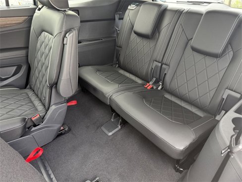 New 2025 Volkswagen Atlas SEL Premium R-Line image 24