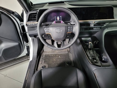 Used 2025 Toyota Crown Platinum image 25