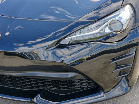 Used 2017 Toyota 86 image 32
