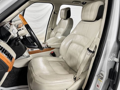 Used 2019 Land Rover Range Rover HSE image 9