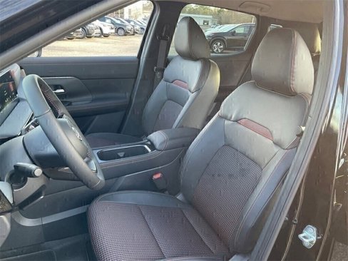 New 2025 Nissan Kicks SR image 16