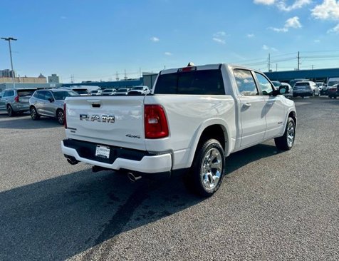 New 2026 RAM 1500 4x4 Crew Cab image 7