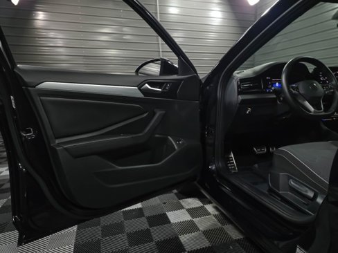Used 2025 Volkswagen Jetta Sport image 29