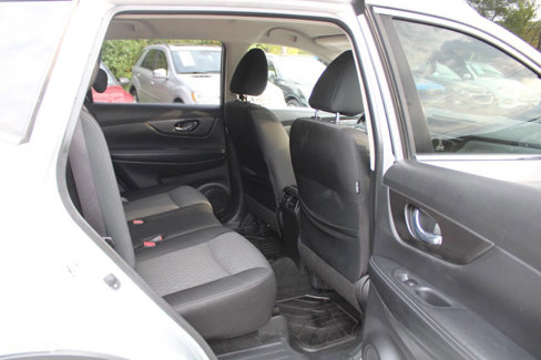 Used 2020 Nissan Rogue SV image 27