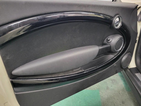 Used 2013 MINI Cooper Convertible image 26