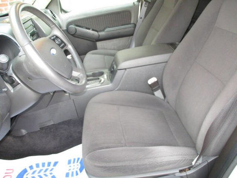 Used 2010 Ford Explorer XLT image 34