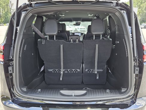 New 2026 Chrysler Pacifica Select image 6