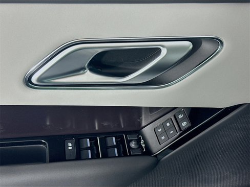 New 2026 Land Rover Range Rover Velar Dynamic SE image 17