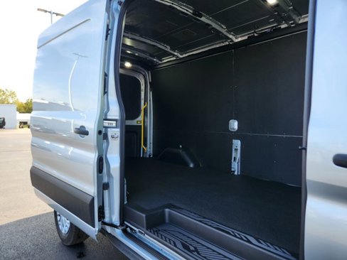 New 2026 Ford Transit 250 148 Medium Roof image 18