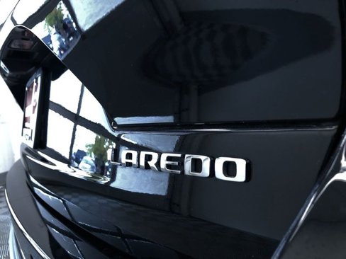 Used 2023 Jeep Grand Cherokee Laredo image 16