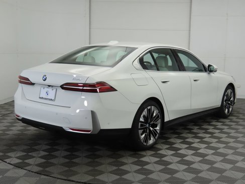 Used 2025 BMW 530i image 6