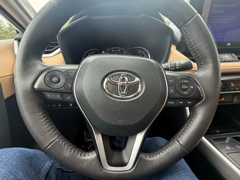 Used 2024 Toyota RAV4 XLE Premium image 26