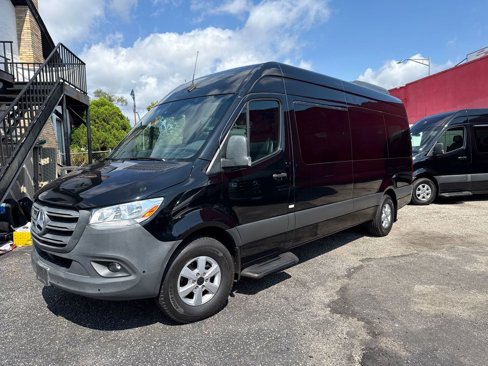 Used 2021 Mercedes-Benz Sprinter 2500 image 1