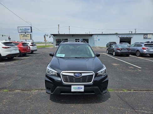 Used 2020 Subaru Forester Premium image 4