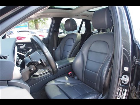 Used 2021 Mercedes-Benz GLC 300 4MATIC image 18