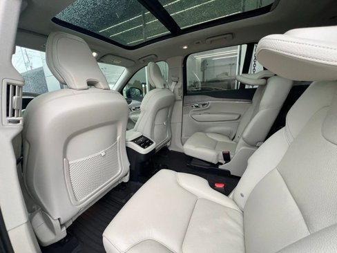 Used 2023 Volvo XC90 B6 Plus w/ Protection Package Premier image 18