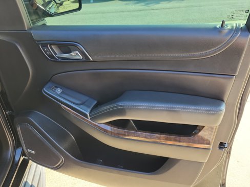 Used 2018 Chevrolet Suburban LT image 29