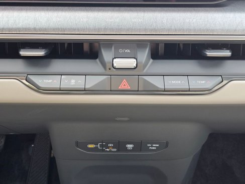 New 2026 Kia EV9 Wind image 17