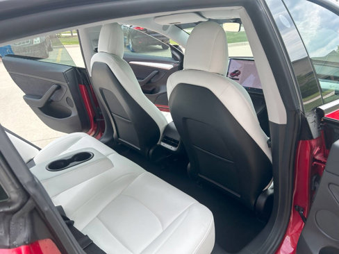 Used 2021 Tesla Model 3 Performance image 27