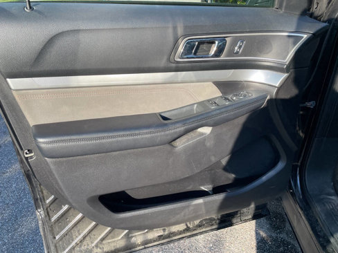 Used 2017 Ford Explorer XLT w/ Equipment Group 202A image 16
