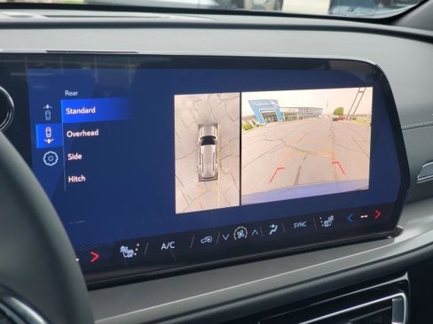 New 2026 Chevrolet Traverse LT image 18