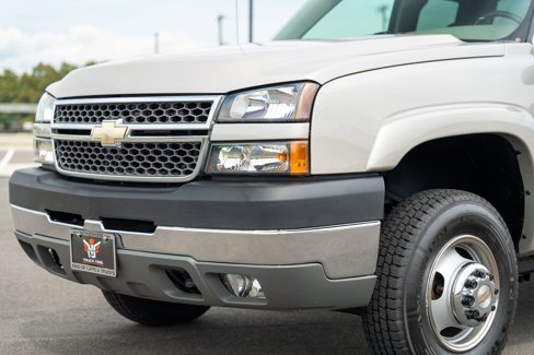 Used 2005 Chevrolet Silverado 3500 LT w/ Heavy-Duty Power Package image 8