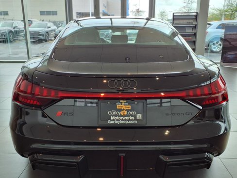 New 2025 Audi RS e-tron GT performance image 12