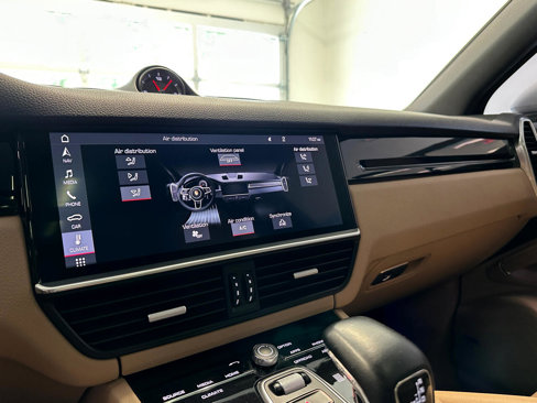 Used 2019 Porsche Cayenne image 41