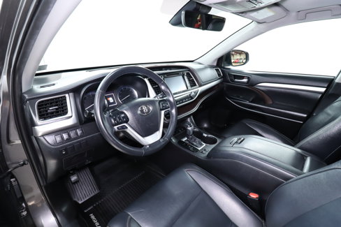 Used 2019 Toyota Highlander AWD V6 image 9