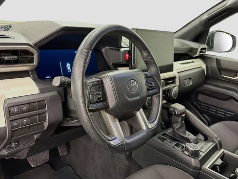 Used 2024 Toyota Tacoma TRD Off-Road image 18