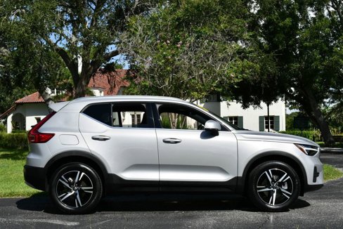Used 2025 Volvo XC40 B5 Core image 33