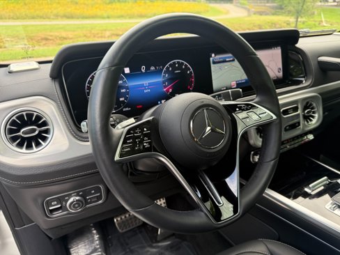 Used 2025 Mercedes-Benz G 550 image 10