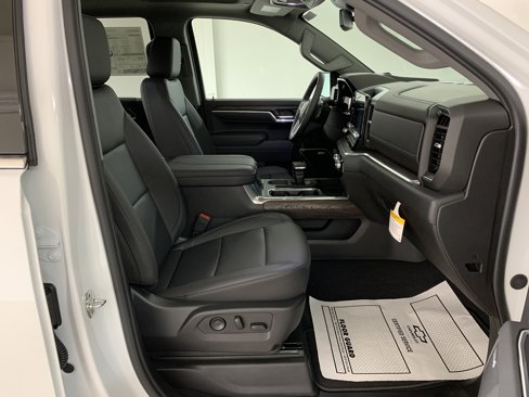 New 2026 GMC Sierra 1500 SLT w/ SLT Convenience Package image 35
